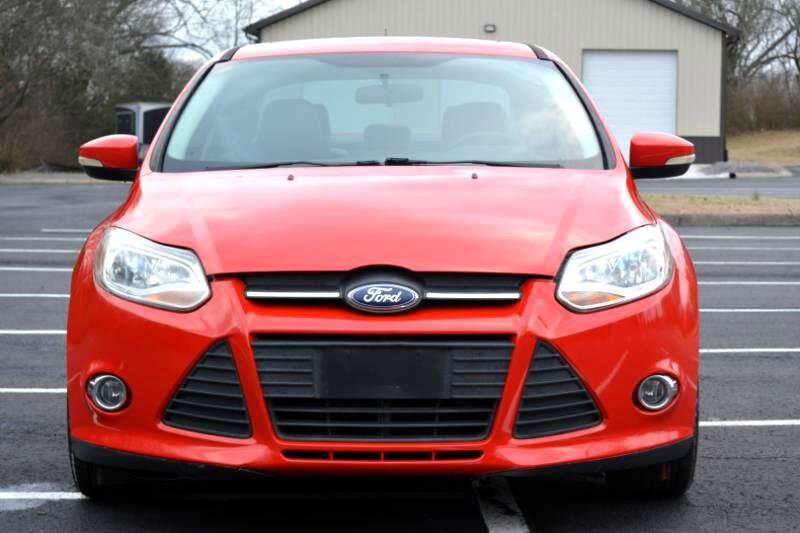 Used 2014 Ford Focus SE w/ Equipment Group 201A image 2