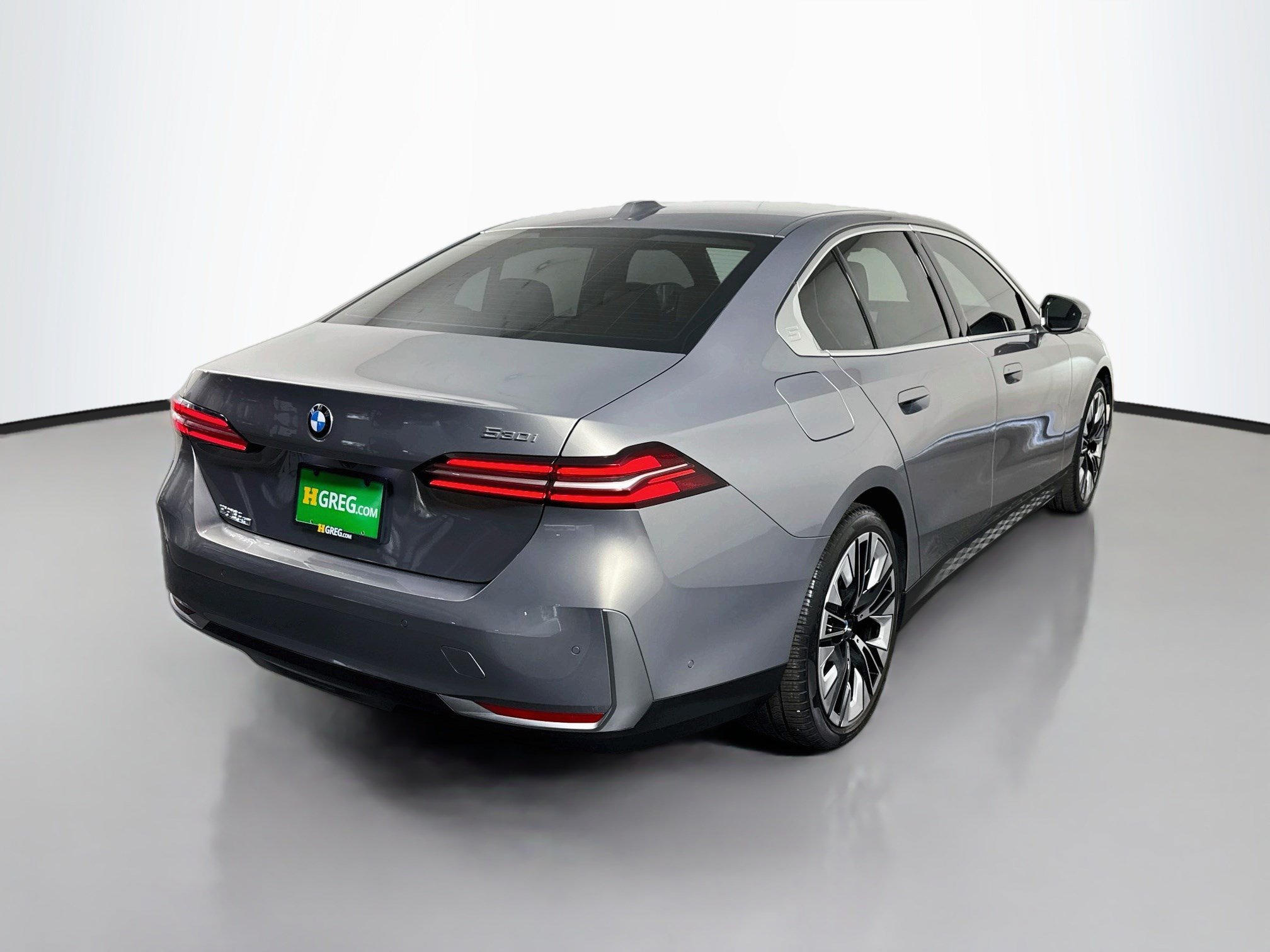 Used 2024 BMW 530i w/ Premium Package RWD image 10