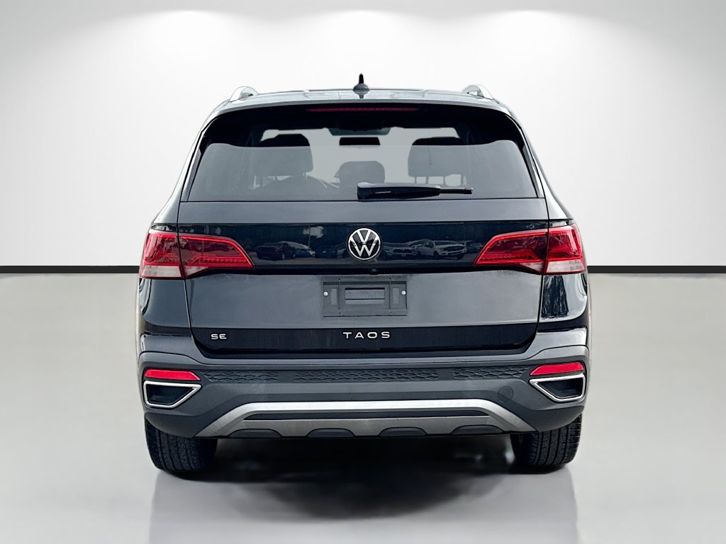 Used 2022 Volkswagen Taos SE FWD image 4