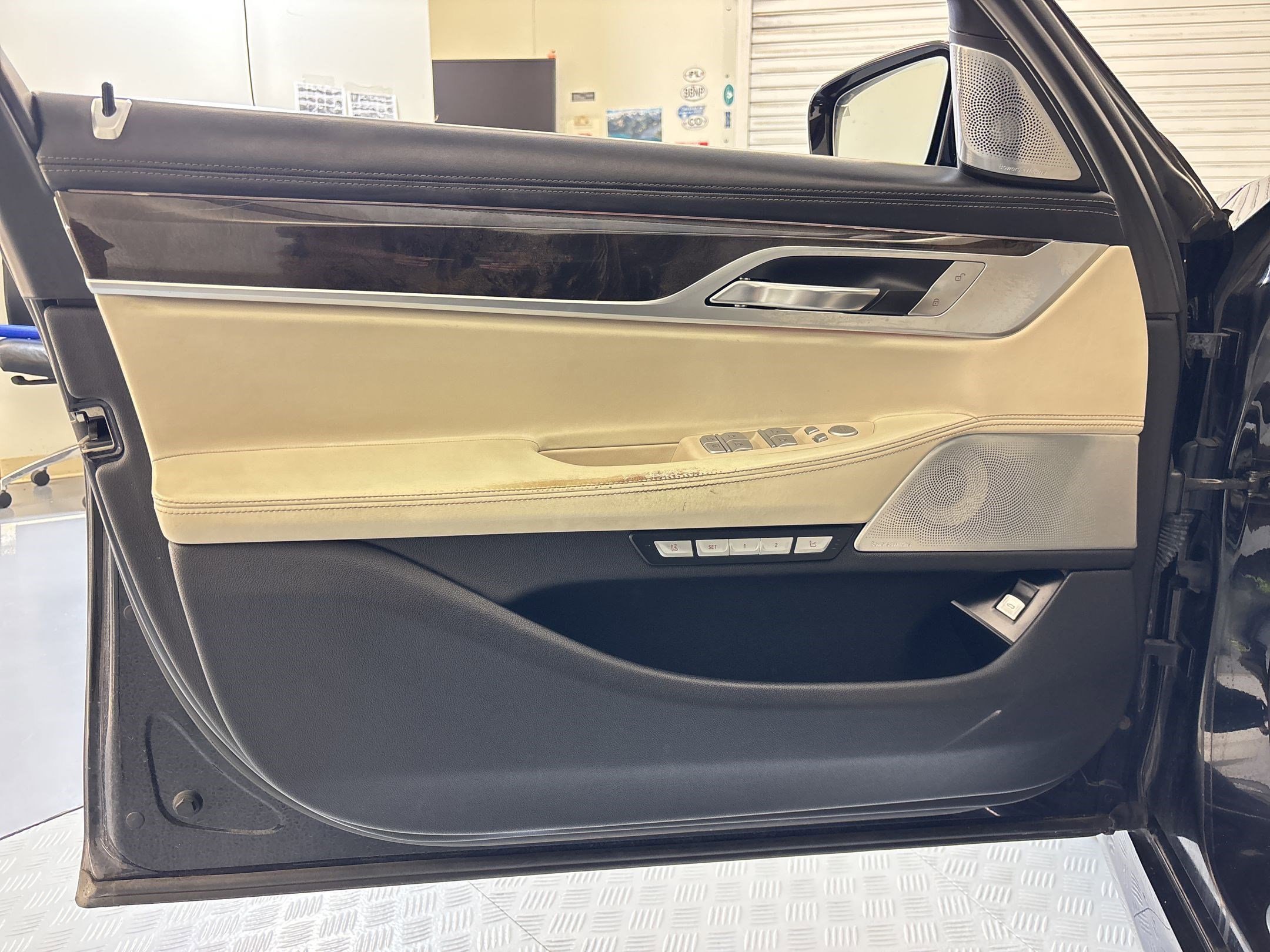 Used 2016 BMW 750i image 21