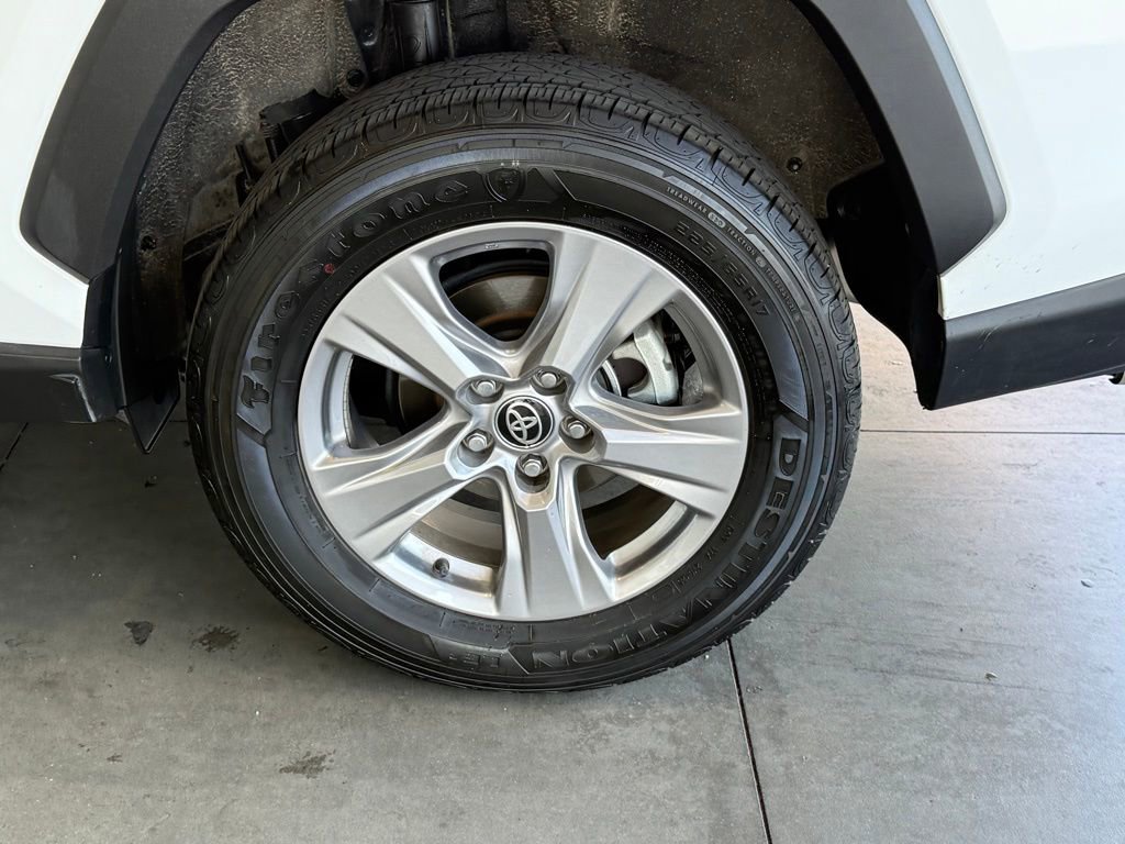 Certified 2025 Toyota RAV4 XLE FWD image 17