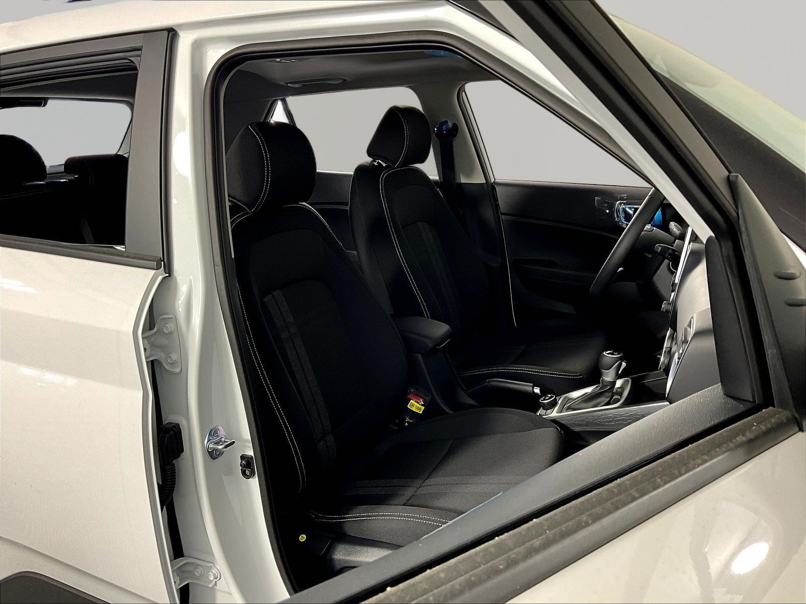New 2026 Hyundai Venue SEL FWD image 18