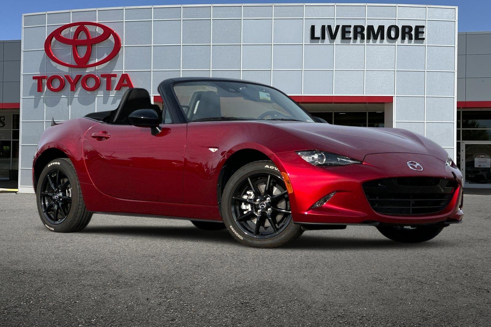 Used 2023 MAZDA MX-5 Miata Sport image 2