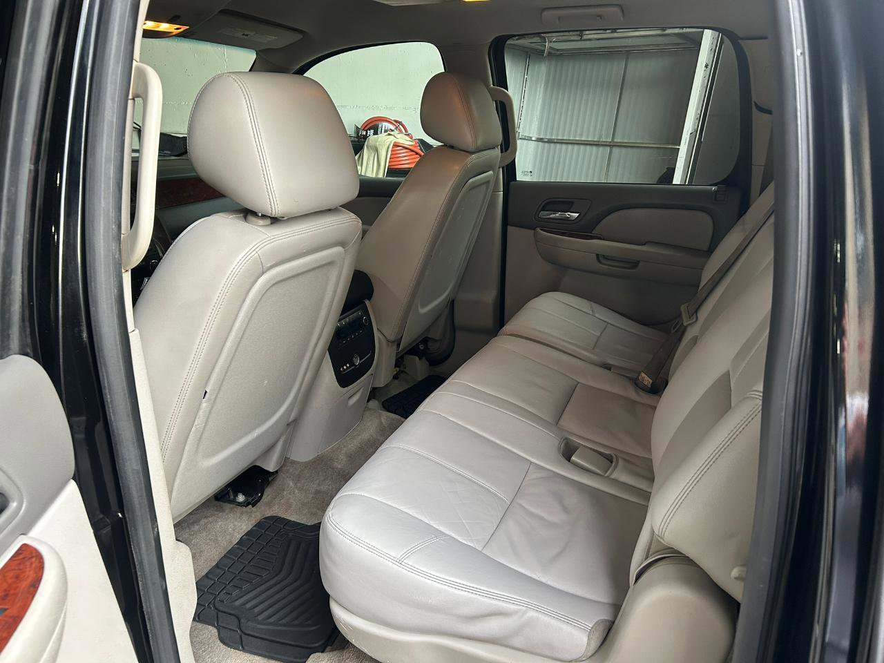 Used 2012 Chevrolet Suburban LT w/ Luxury Package AWD/4WD image 17