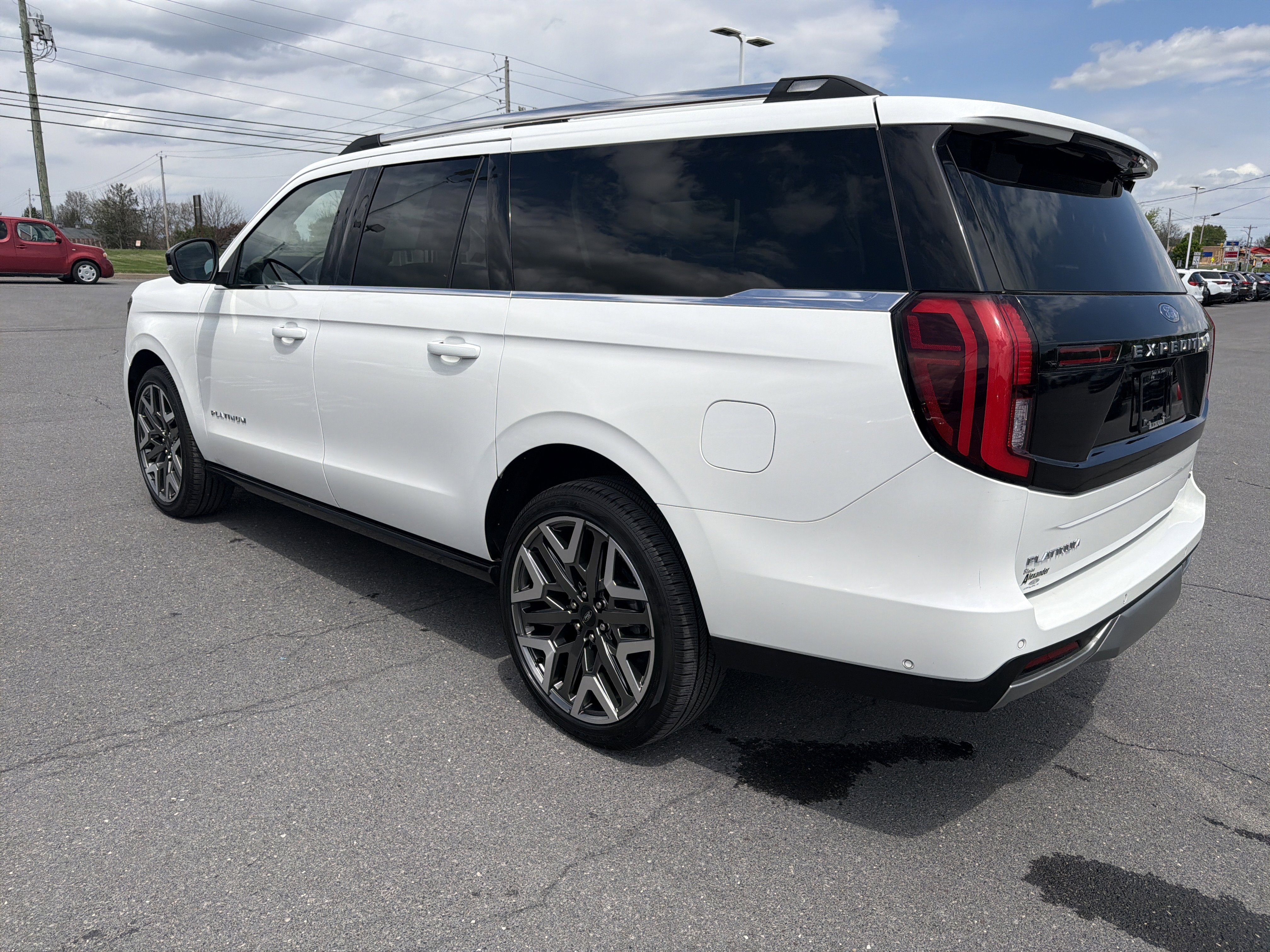 Used 2025 Ford Expedition Max Platinum w/ Platinum Ultimate Package AWD/4WD image 6