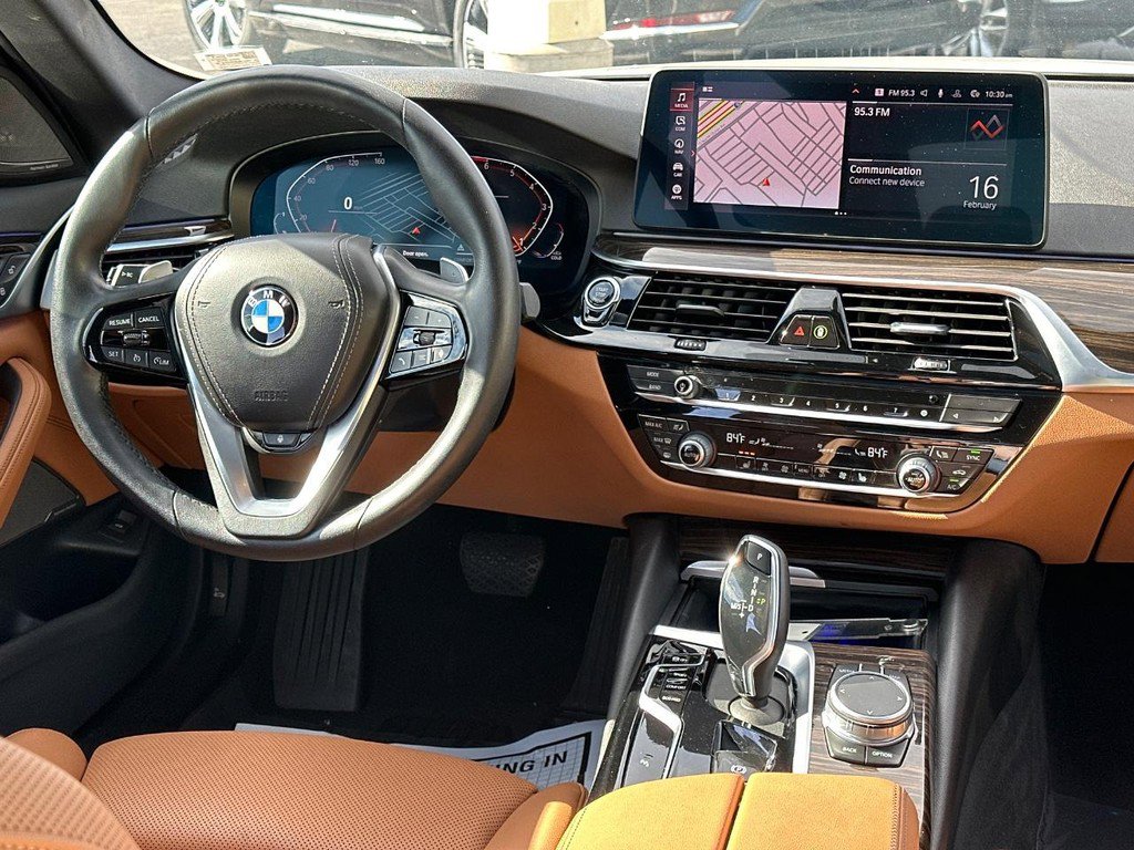 Used 2022 BMW 530i xDrive w/ Premium Package image 13