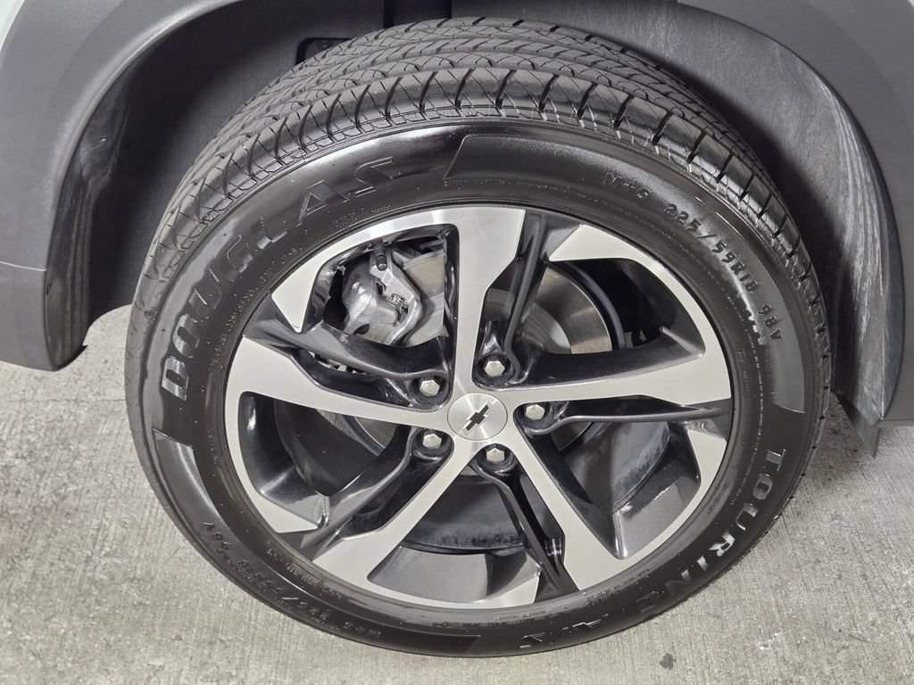 Used 2024 Chevrolet Trax RS w/ Driver Confidence Package FWD image 11