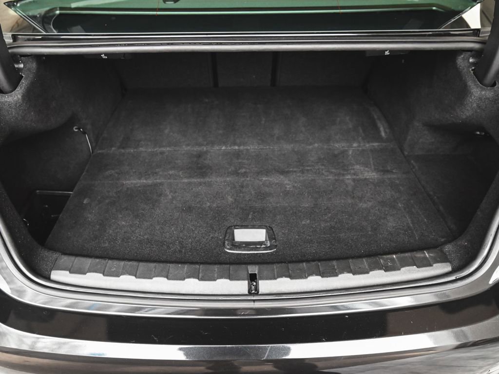 Used 2022 BMW 330e xDrive image 40