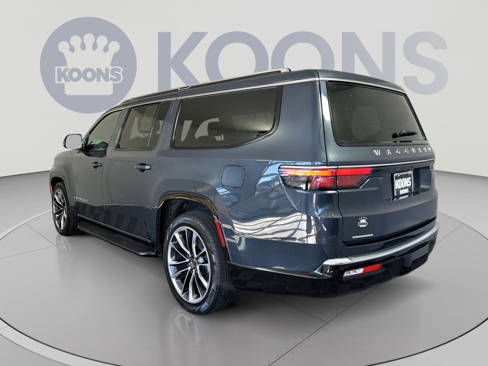 Used 2023 Jeep Wagoneer L Series II w/ Premium Group I AWD/4WD image 4