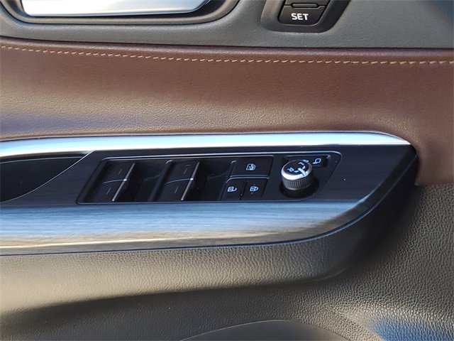 Used 2024 Toyota Venza Limited image 27