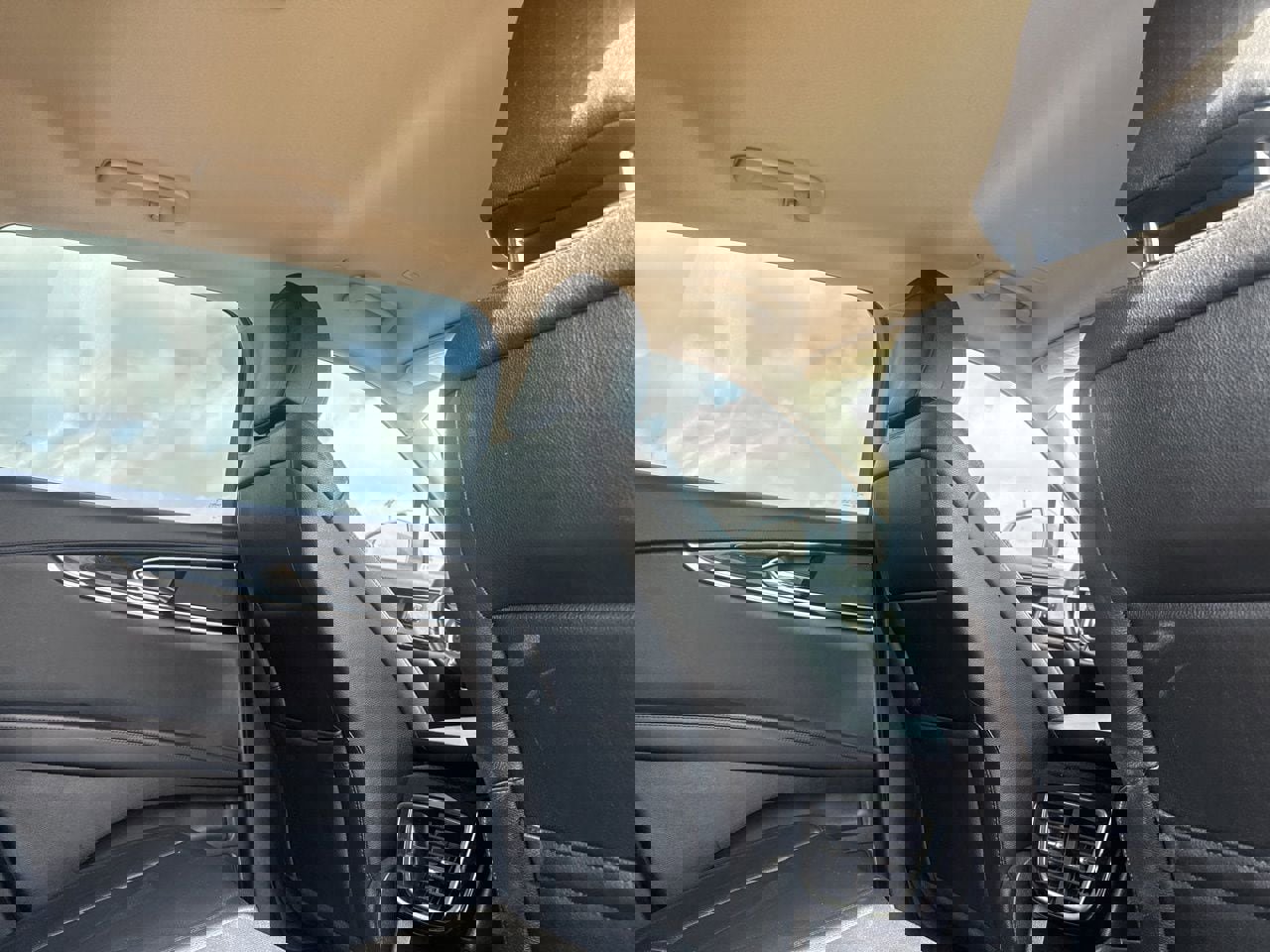 Used 2022 Lincoln Nautilus FWD w/ Premium Package image 30