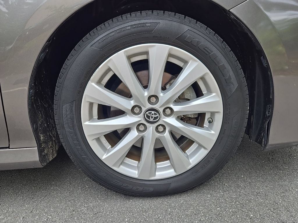 Used 2019 Toyota Camry LE FWD image 9
