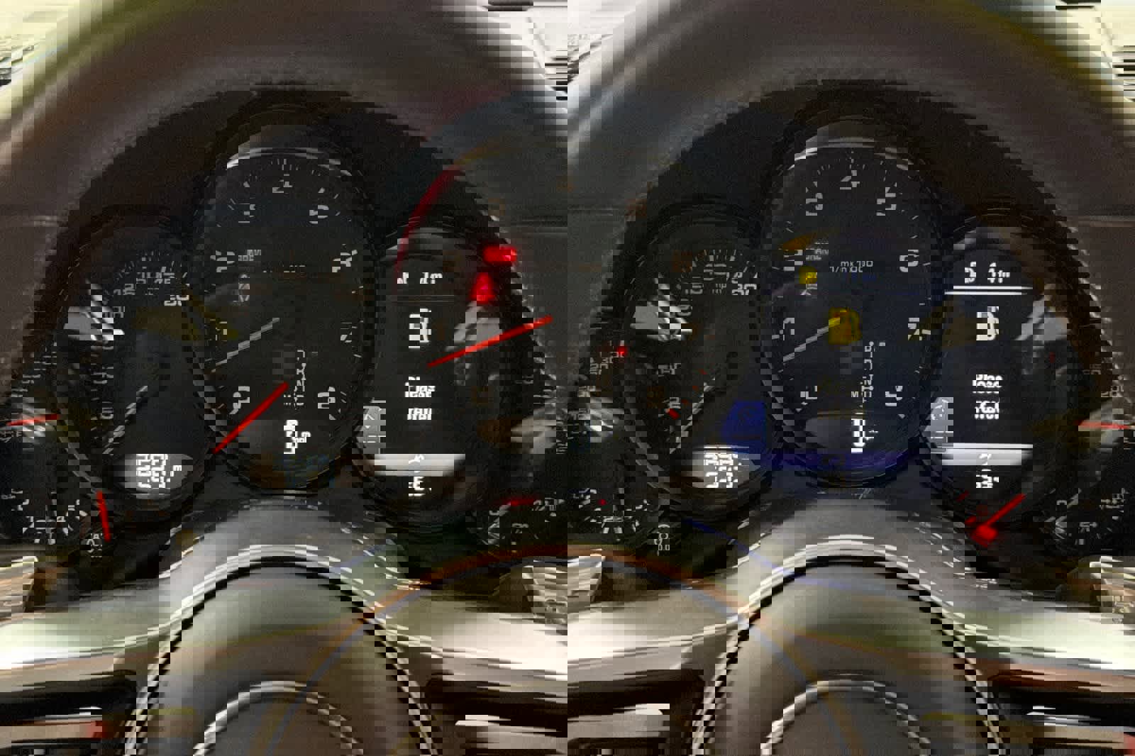 Used 2018 Porsche 911 Carrera image 24