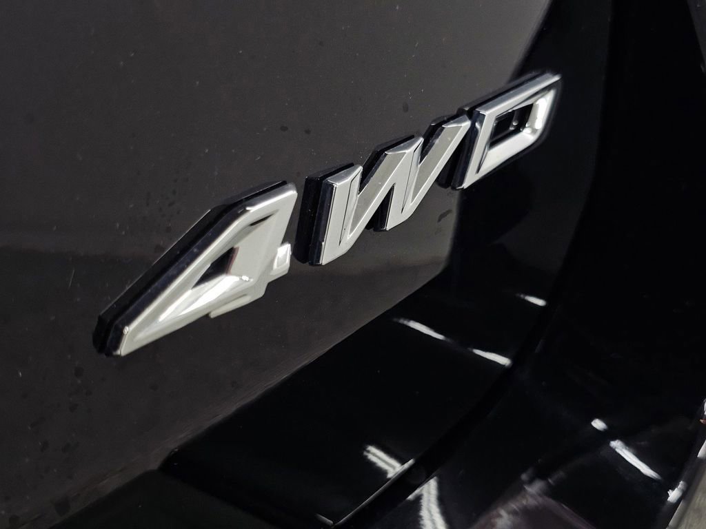 Used 2022 Ford Explorer XLT w/ Equipment Group 202A AWD/4WD image 24