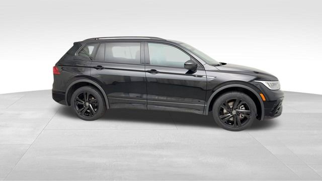 Used 2023 Volkswagen Tiguan SE R-Line image 10