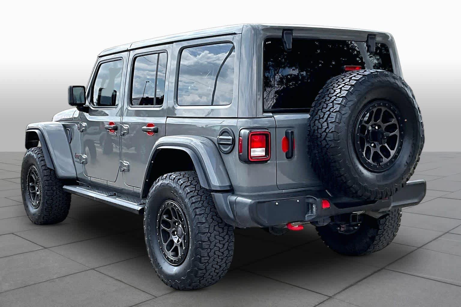 Used 2021 Jeep Wrangler Unlimited Rubicon w/ Xtreme Recon 35" Tire Package AWD/4WD image 12