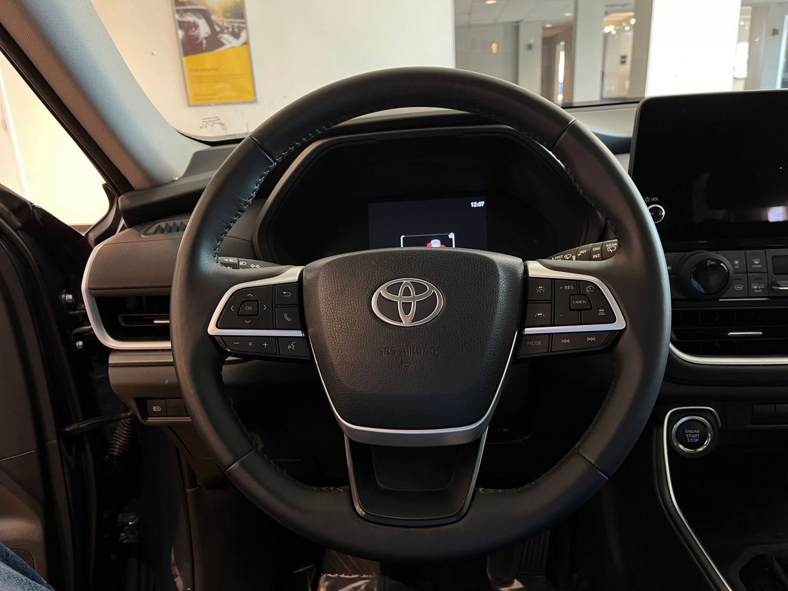 Used 2025 Toyota Grand Highlander FWD image 29