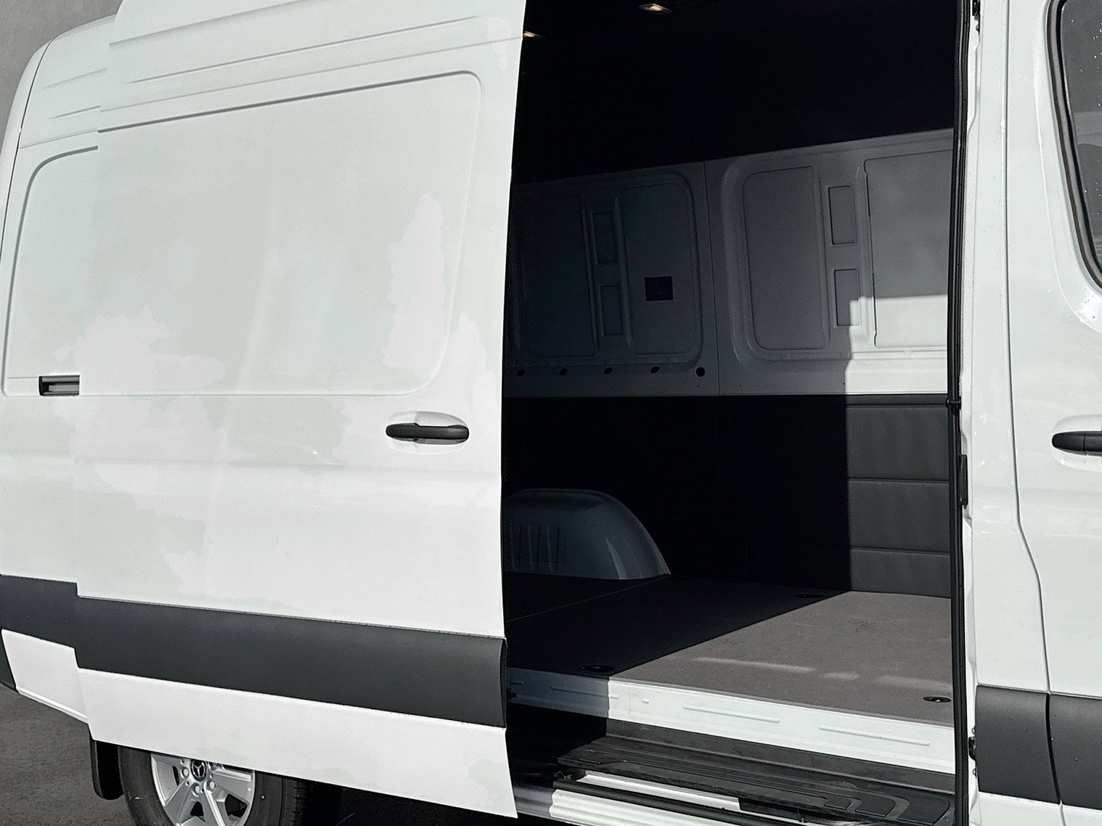 New 2024 Mercedes-Benz Sprinter 2500 image 24