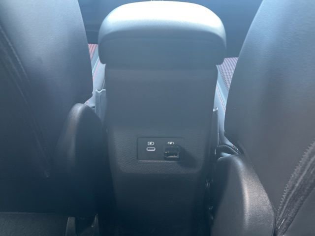 Used 2025 Nissan Kicks SR image 15