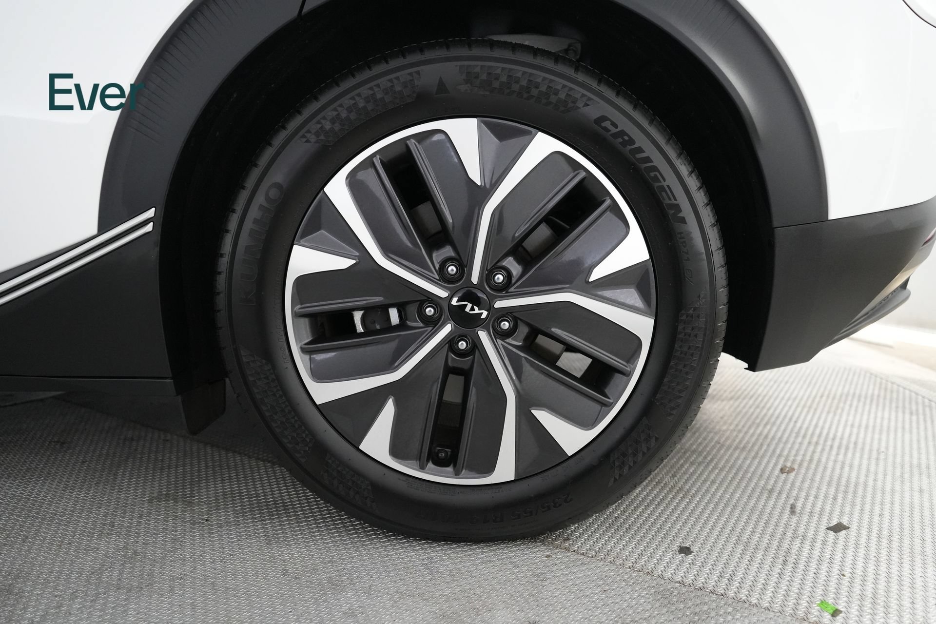 Used 2024 Kia EV6 Light RWD image 9