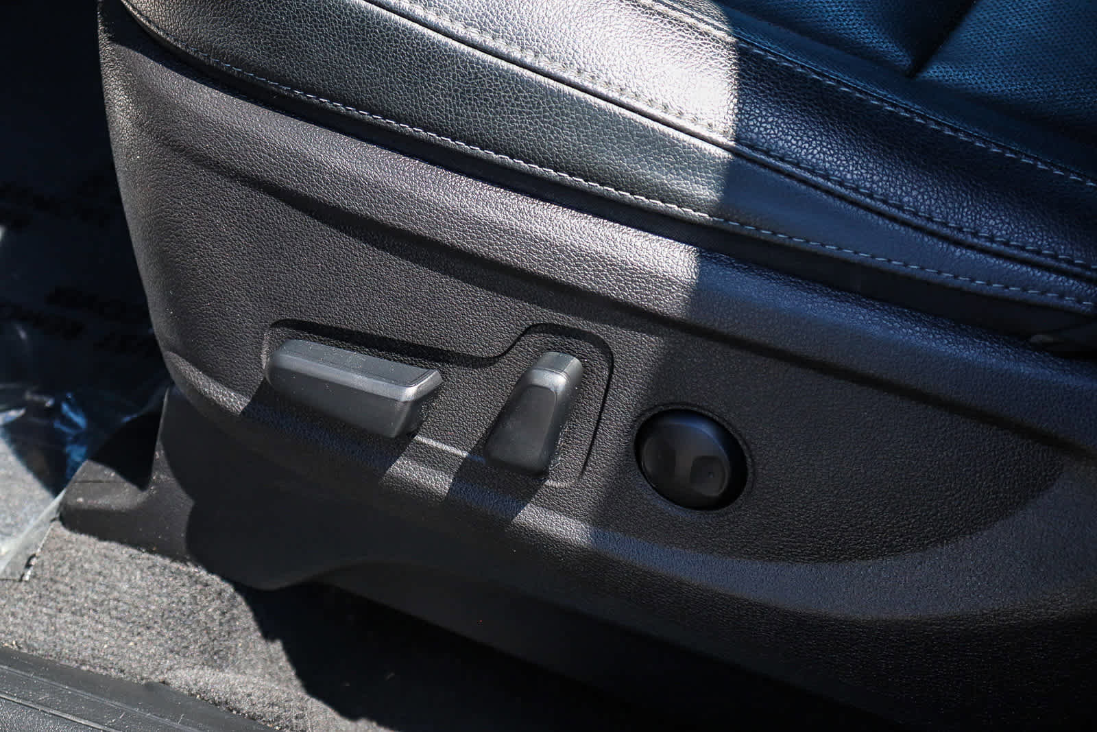 Used 2022 Kia Telluride EX w/ EX Premium Package image 28