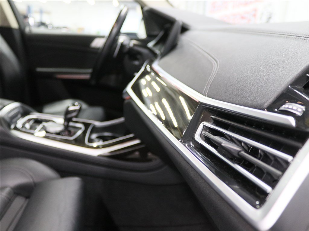 Used 2021 BMW X7 xDrive40i w/ Premium Package AWD/4WD image 34