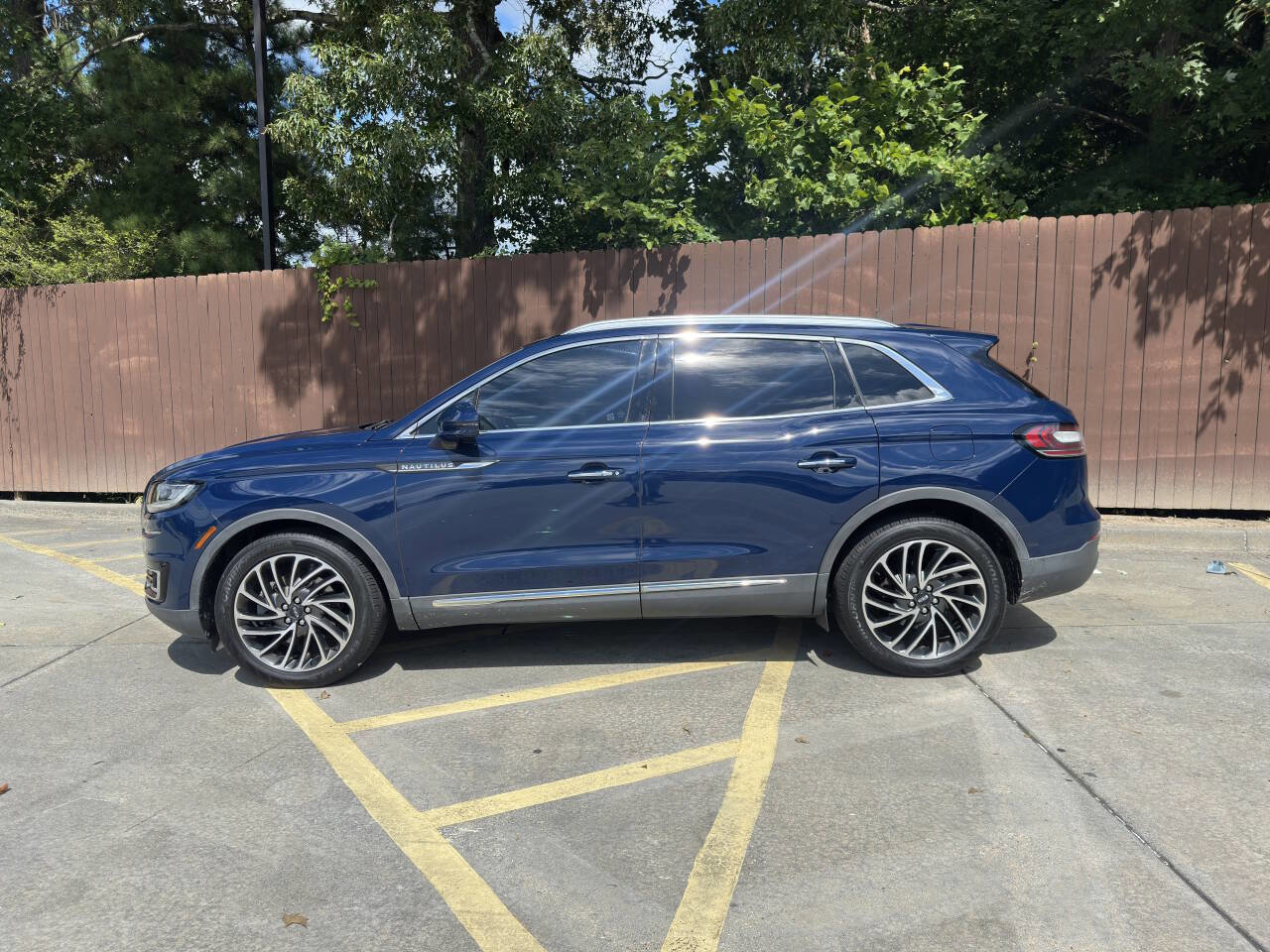 Used 2019 Lincoln Nautilus Reserve image 12
