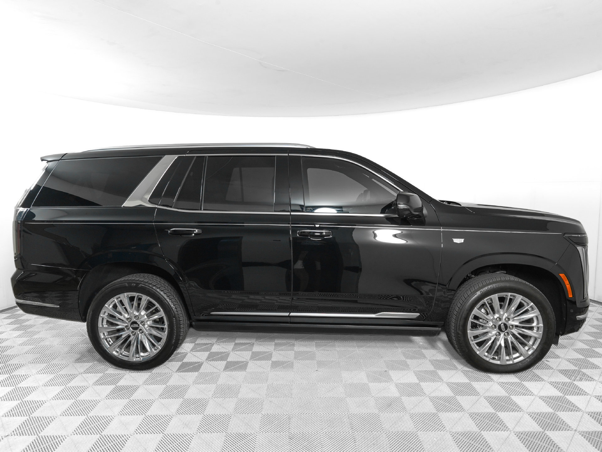 Used 2025 Cadillac Escalade Premium Luxury w/ LPO, Floor Liner Package AWD/4WD image 4