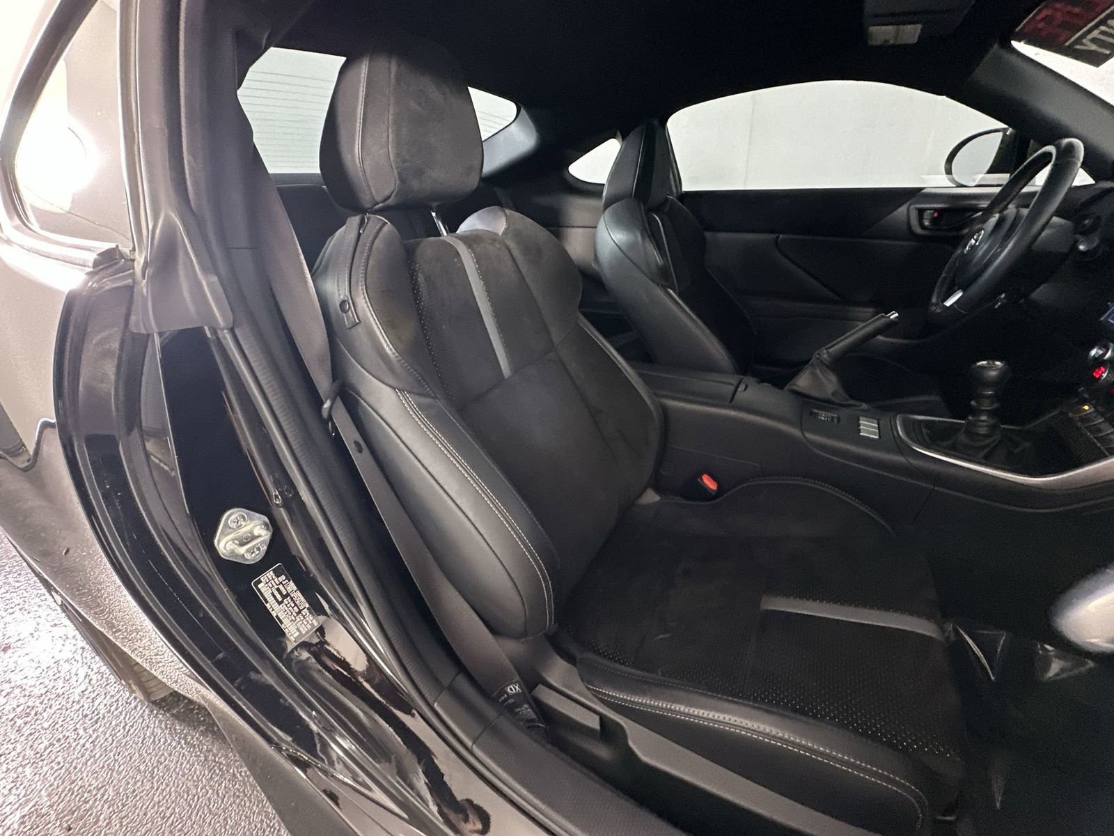 Used 2023 Toyota GR86 Premium w/ ALL Weather Mat Package (TMS) image 26