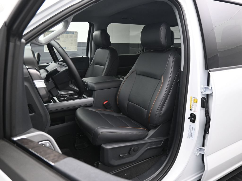 New 2026 Ford F250 Lariat w/ Black Appearance Package AWD/4WD image 8