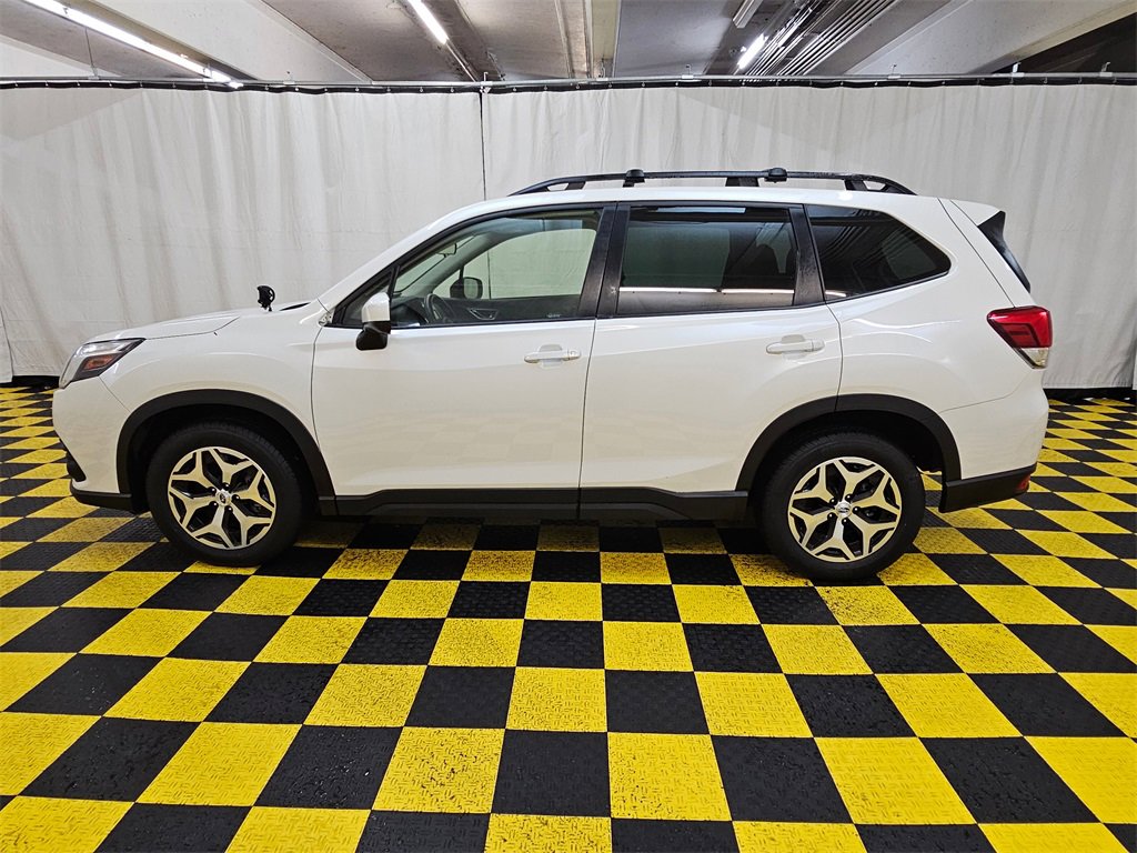 Used 2023 Subaru Forester Premium image 6