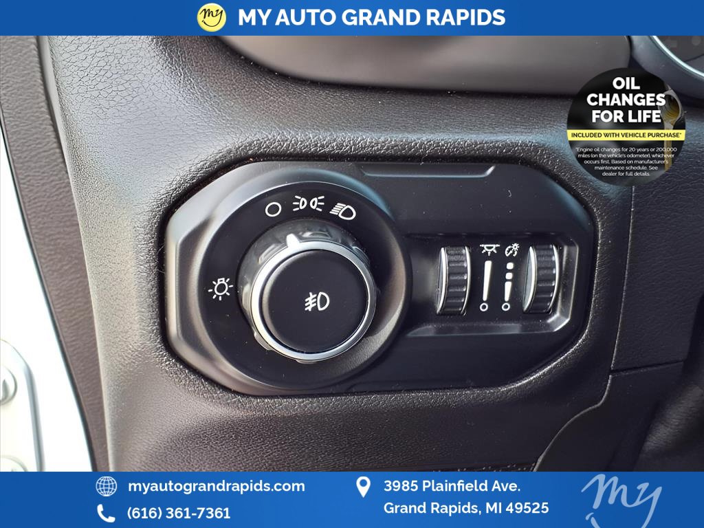 Used 2020 Jeep Wrangler Sport image 15