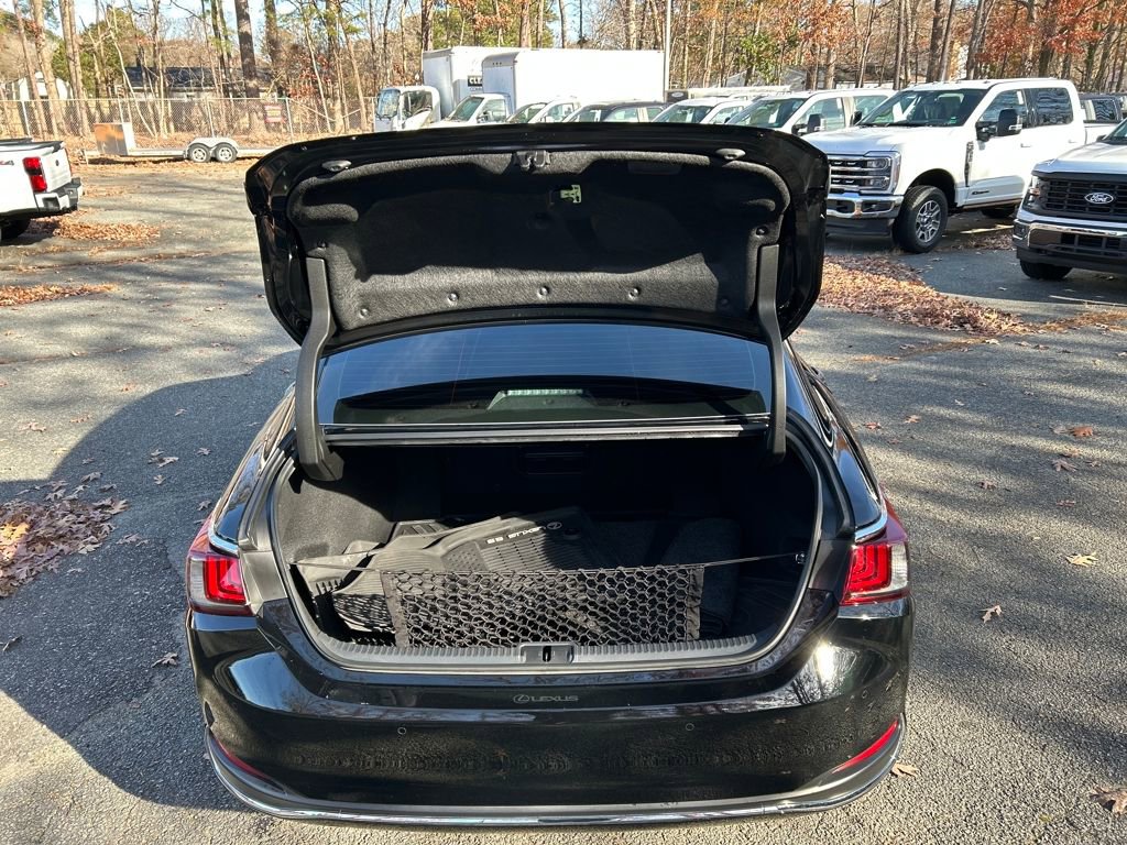 Used 2023 Lexus ES 300h w/ Premium Package image 27