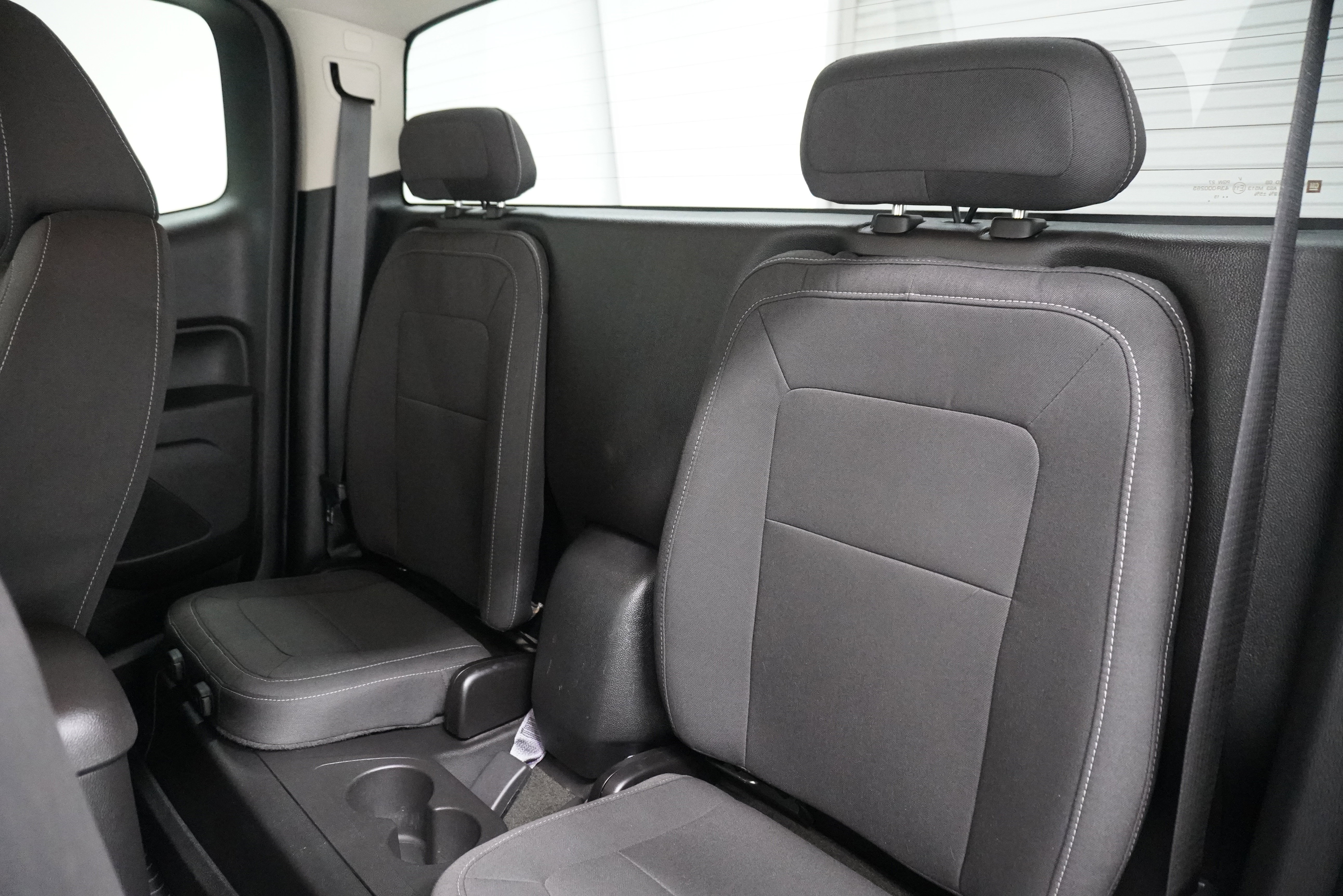 Used 2015 Chevrolet Colorado LT w/ LT Convenience Package RWD image 11