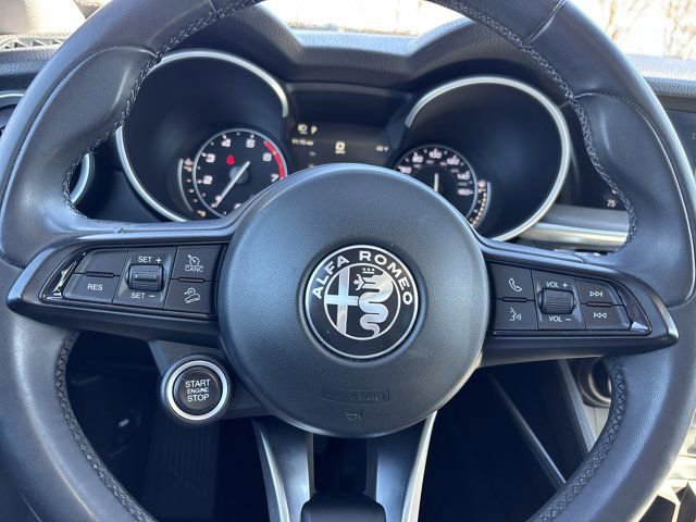 Used 2021 Alfa Romeo Stelvio Ti AWD/4WD image 28