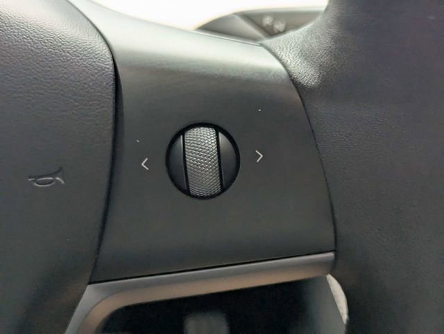 Used 2024 Tesla Model Y Performance image 20