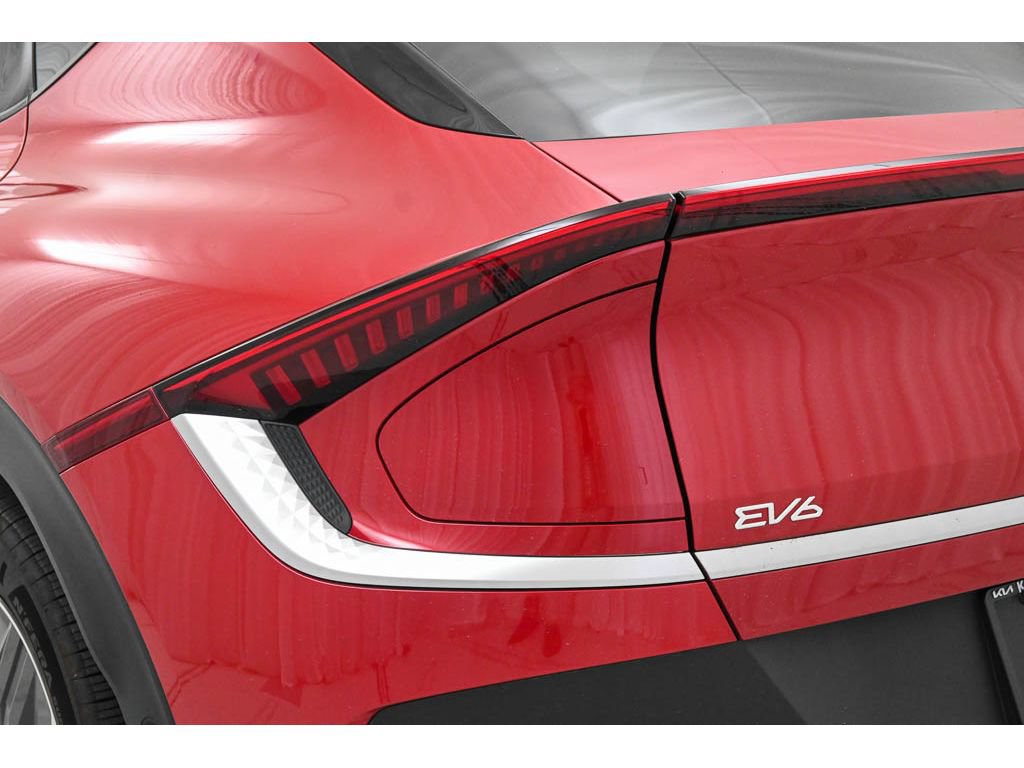 Certified 2025 Kia EV6 Light w/ Light LR Technology Package AWD/4WD image 12