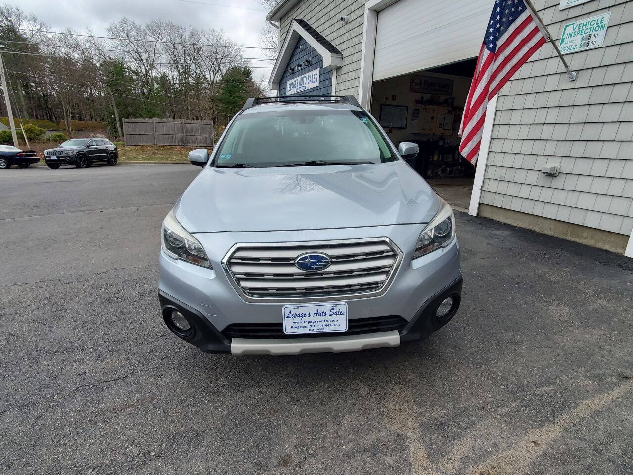 Used 2017 Subaru Outback 3.6R Limited AWD/4WD image 3