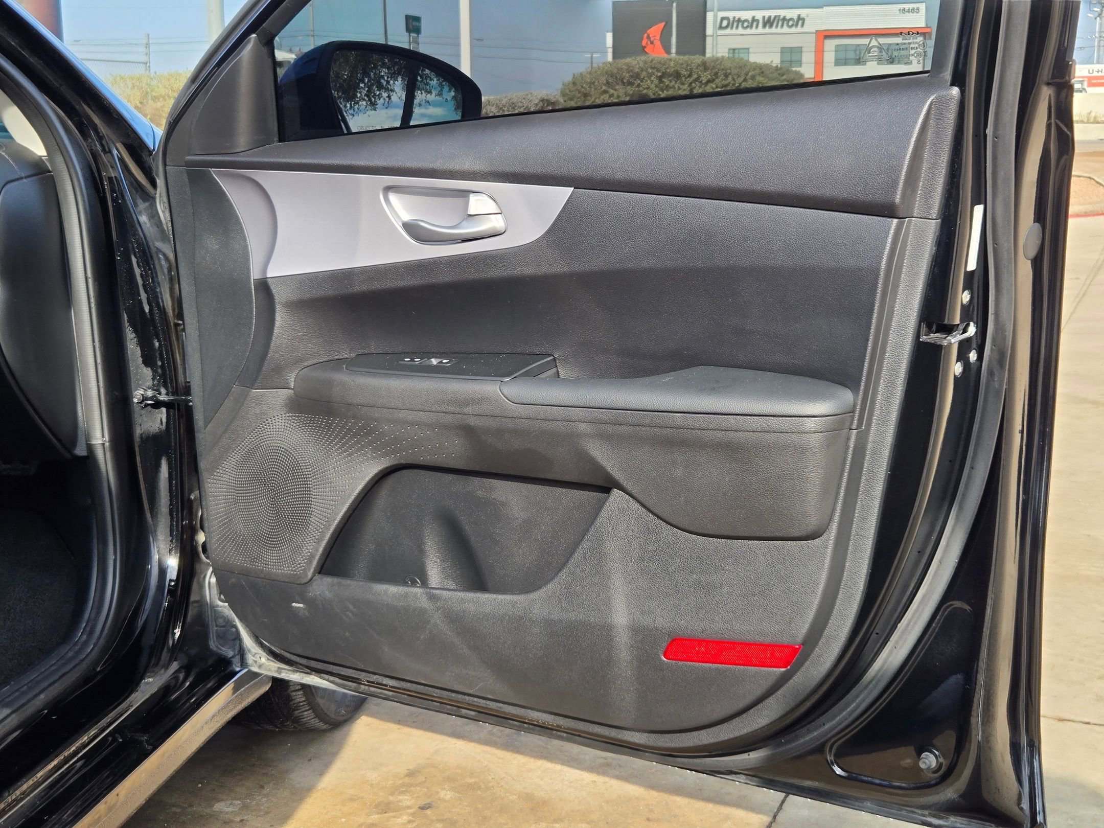 Used 2024 Kia Forte LXS w/ LXS Technology Package image 29