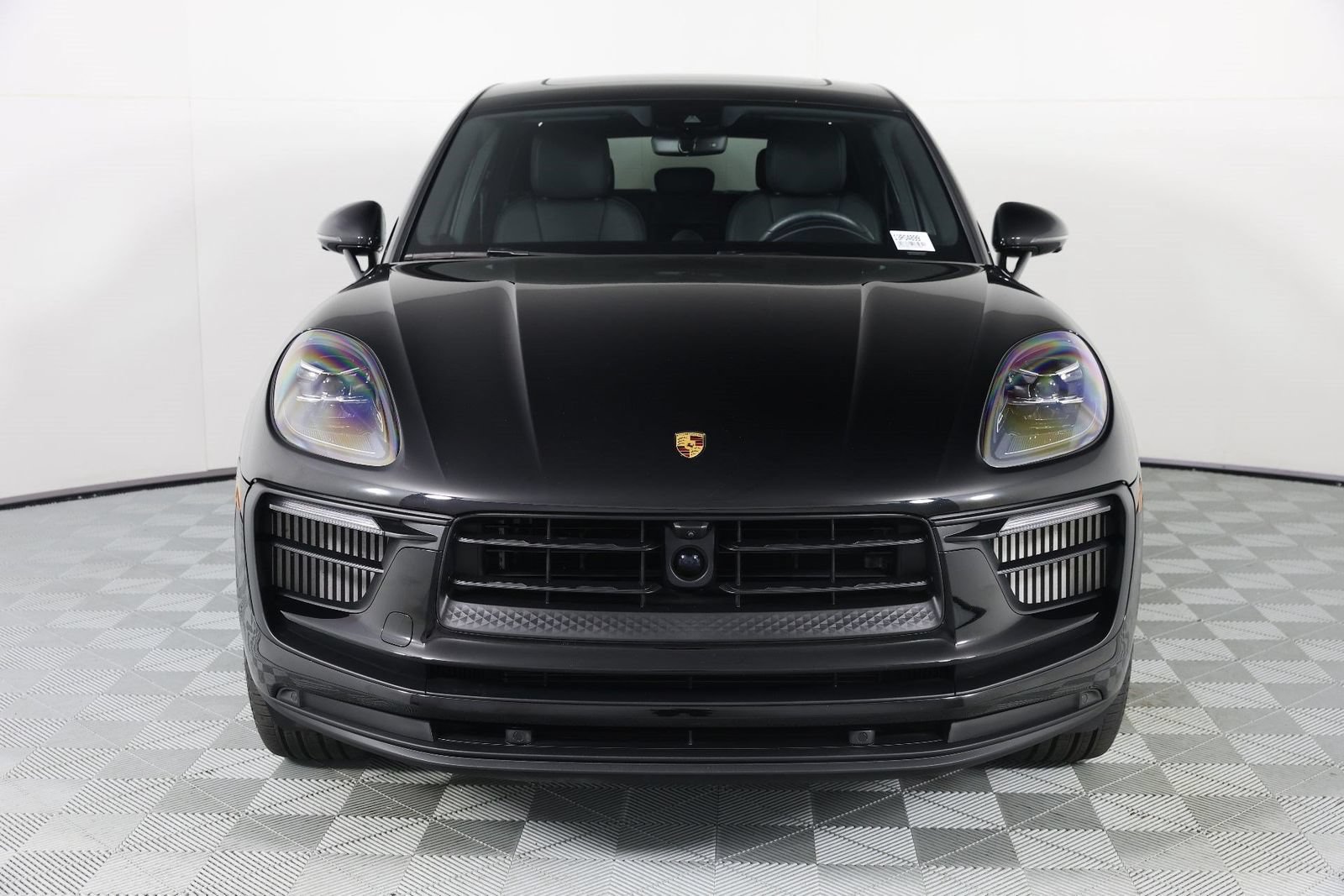 Certified 2023 Porsche Macan S AWD/4WD image 10