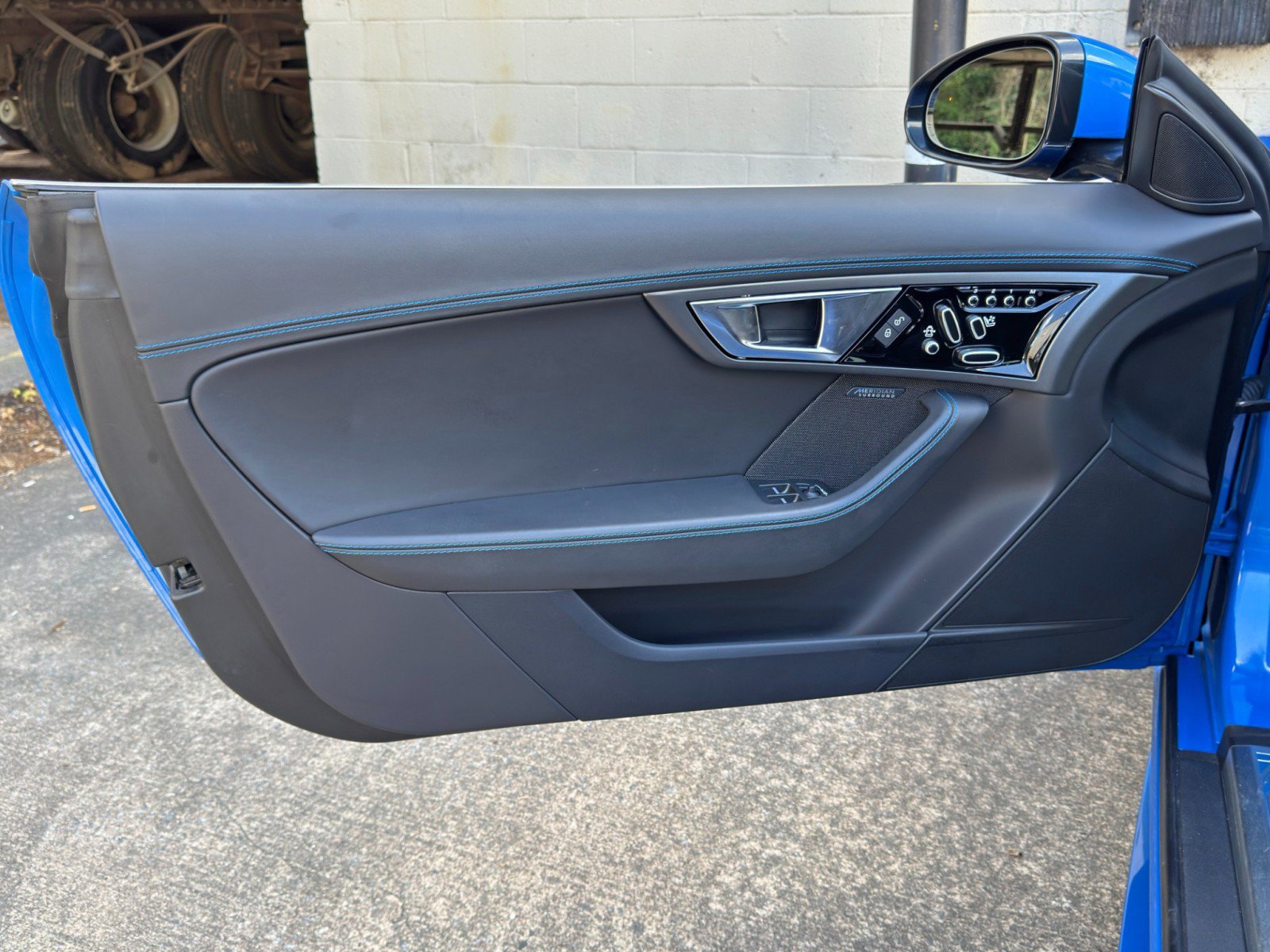 Used 2017 Jaguar F-TYPE S British Design Edition RWD image 38