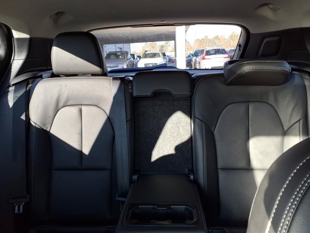 New 2026 Volvo XC40 B5 Core w/ Climate Package AWD/4WD image 16