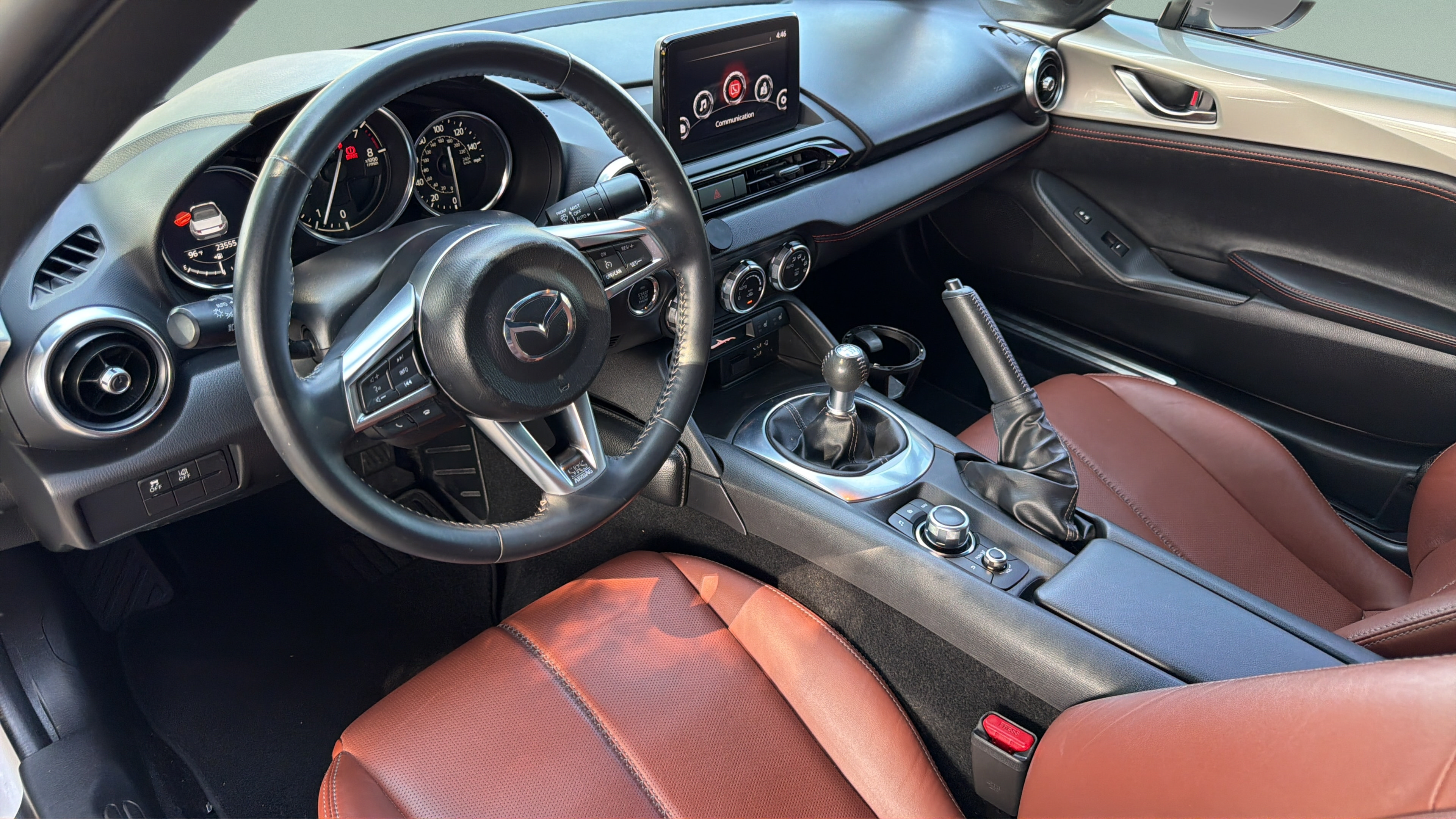 Used 2023 MAZDA MX-5 Miata Grand Touring RWD image 9