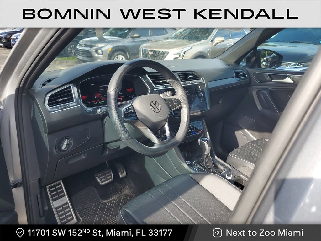 Used 2022 Volkswagen Tiguan SE R-Line image 18