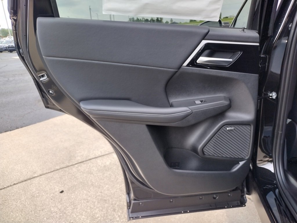 New 2025 Mitsubishi Outlander SE image 30