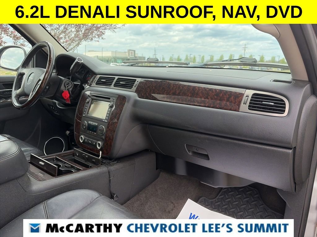 Used 2011 GMC Yukon XL Denali AWD/4WD image 30