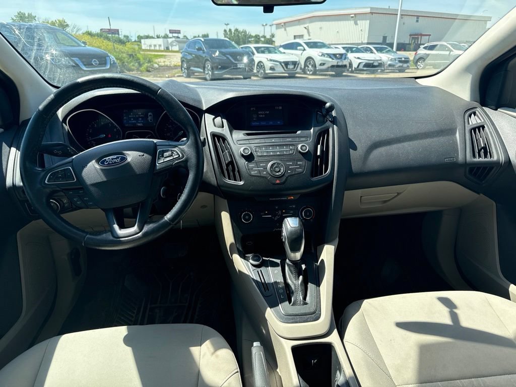 Used 2015 Ford Focus SE FWD image 11