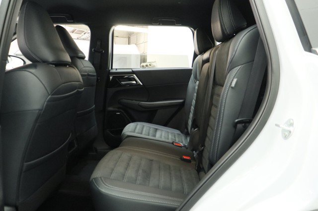New 2026 Mitsubishi Outlander LE FWD image 23