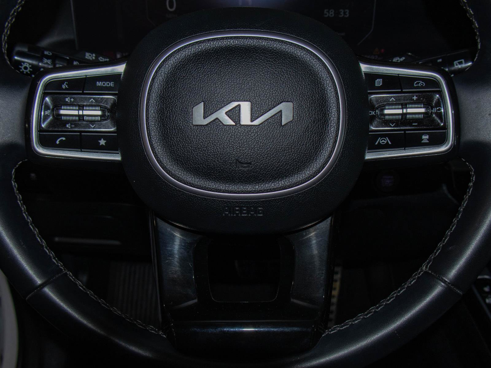 Used 2024 Kia Sorento SX FWD image 12