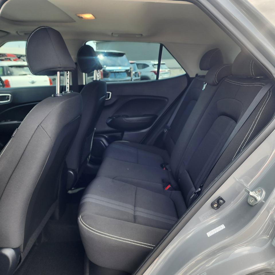 Used 2022 Hyundai Venue SEL w/ Cargo Package FWD image 16